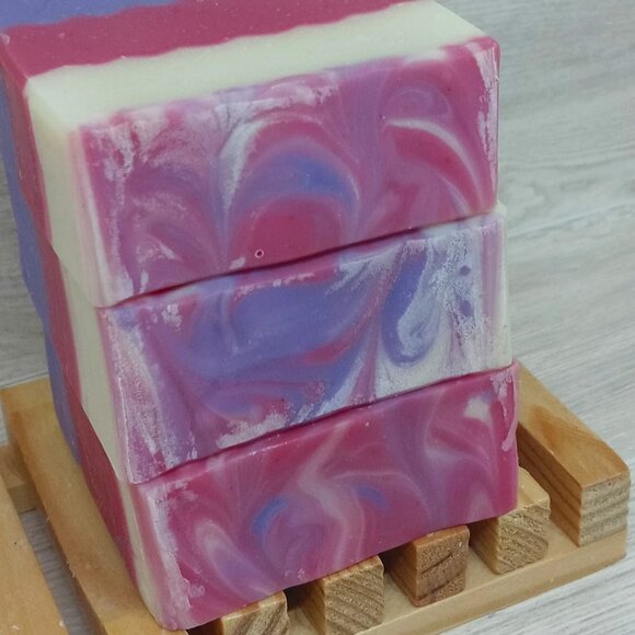 3x Handmade Black Raspberry Vanilla Soap Bars - Picture 4 of 4
